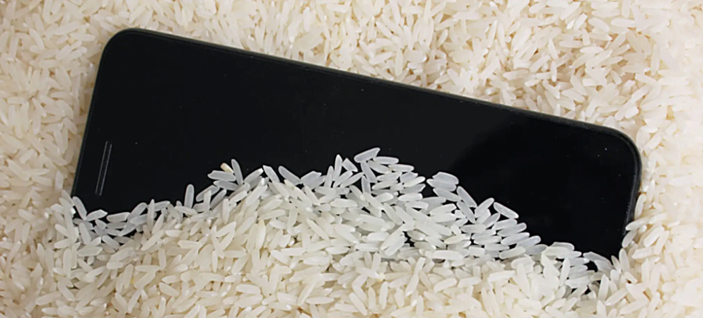 Is rice good for drying out phones?