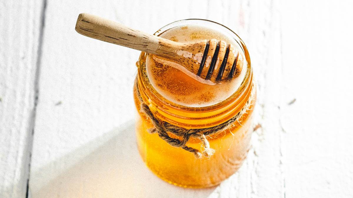 Honey Benefits for Skin – Honey with Warm Water