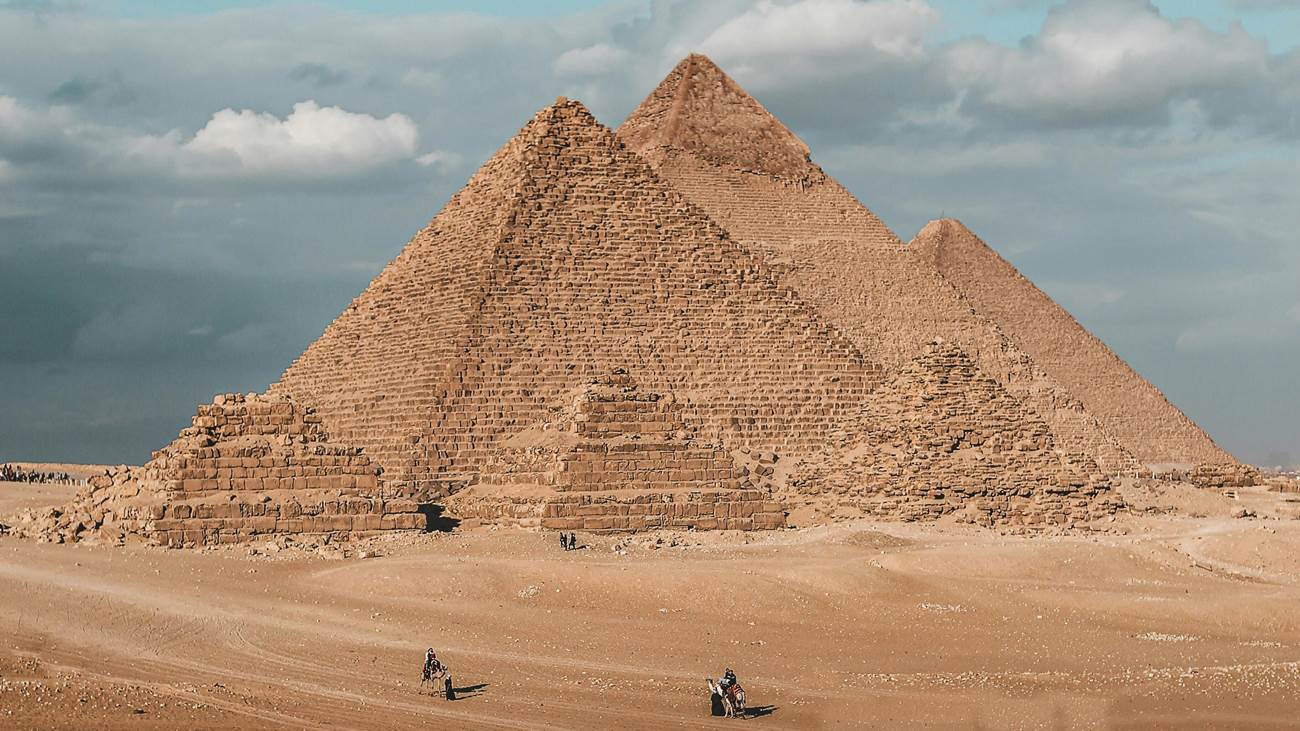 Pyramids of Giza, Cairo Egypt, Fethcyfacts